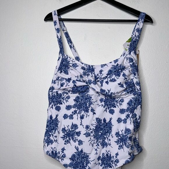 BERLOOK Floral Plus Size One-Piece Swimsuit Size 20 - Picture 7 of 13